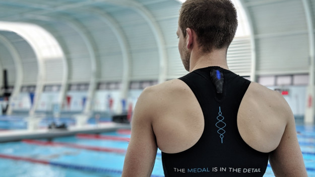 Incus Nova: The new swimming wearable for triathletes