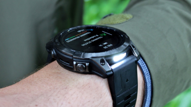 How to use the flashlight on your Garmin watch