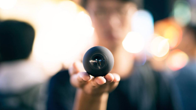 Luna is the world's smallest 360 degree video camera