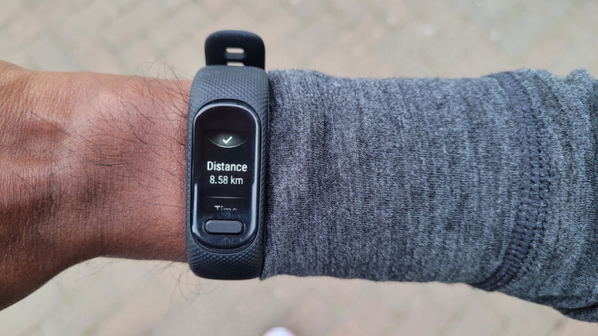 Garmin Vivosmart 5 v Fitbit Charge 5: Fitness tracker face-off